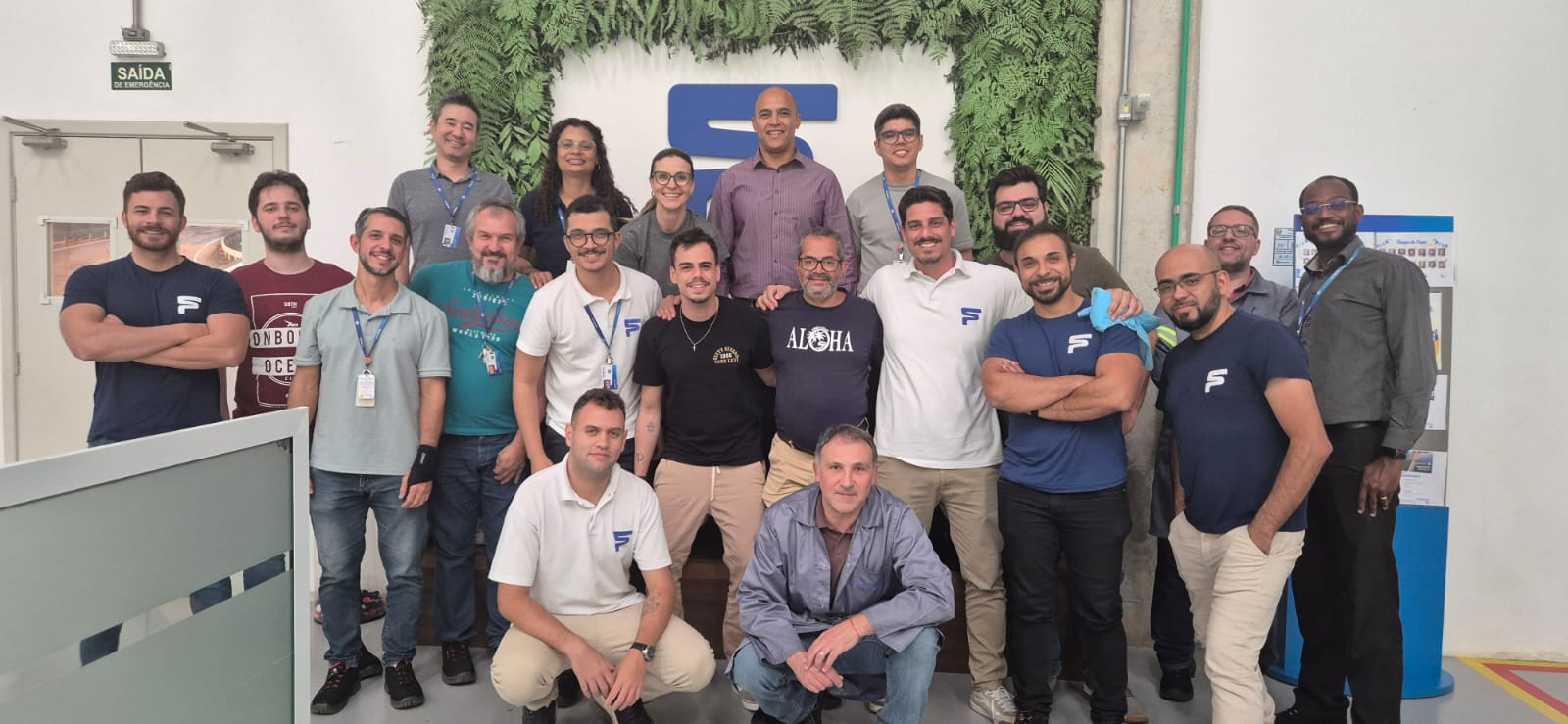 Equipe reunida após atividade de treinamento conduzida com apoio da consultoria